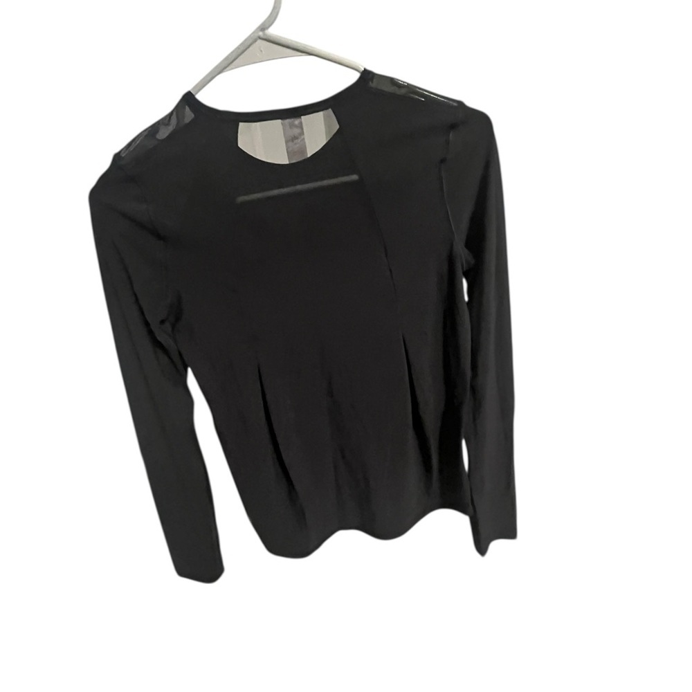 NWT Lululemon Size 2 Black Long Sleeve Athletic Top Pleated Back. Capsule Wear - Picture 3 of 10